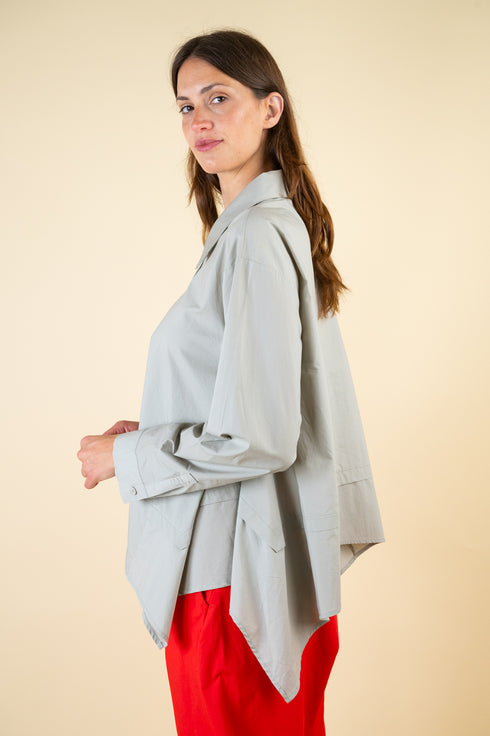 Asymmetrisches Hemd